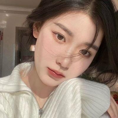 与一位女士合影 海报